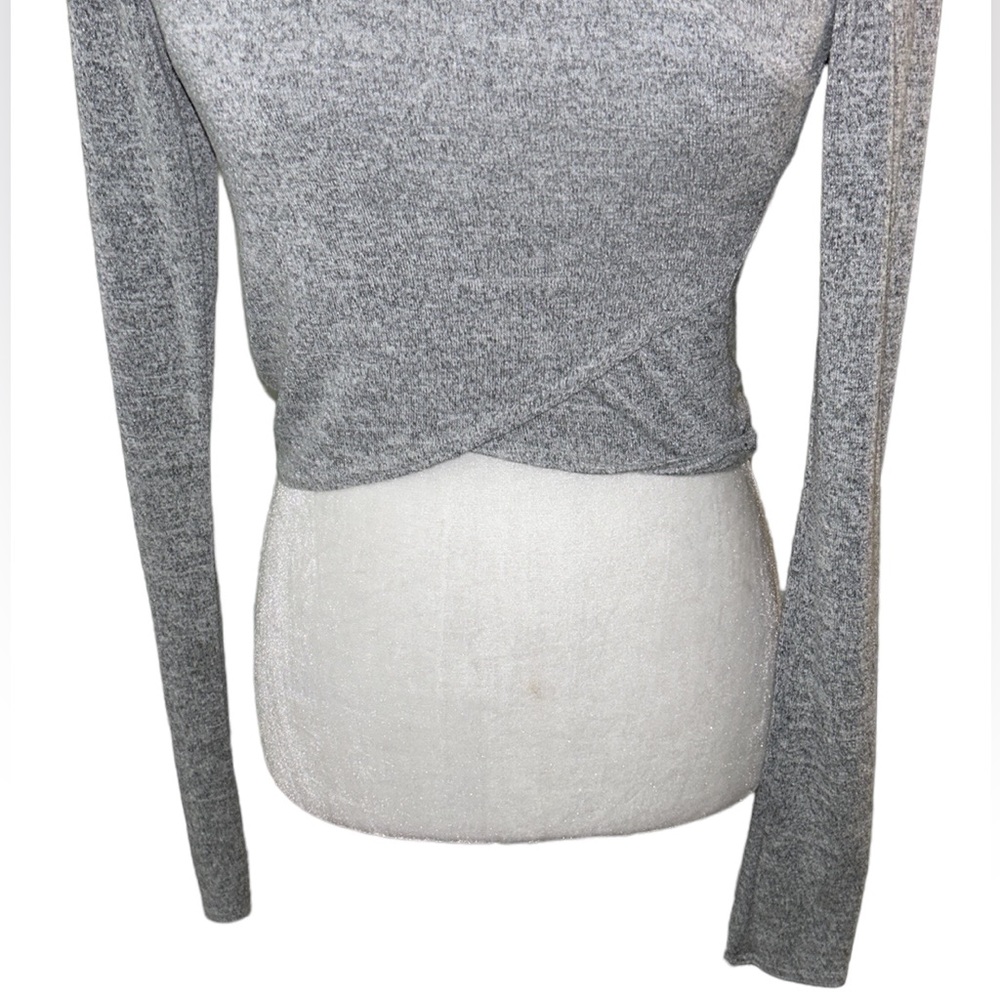 Aritzia Wilfred Free Flavia Heather Gray Long Sleeve Wrap Crop Top Baby Tee - XS - Picture 5 of 13